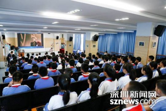 食品安全“五进”活动走进深圳小学，签署“校园食品安全责任书”