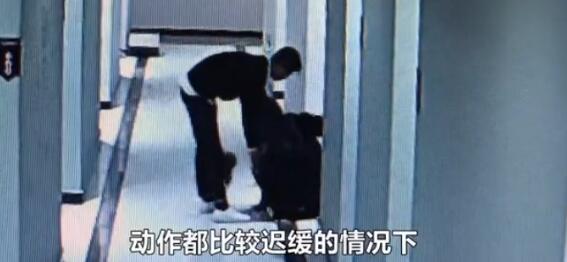 网约车司机猥亵醉酒女乘客 下车尾随:不走了