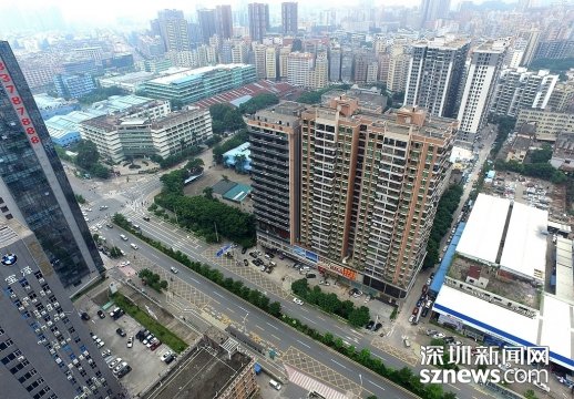 深圳龙华近千户居民楼被认定违建十月强拆 执法队：不便回应