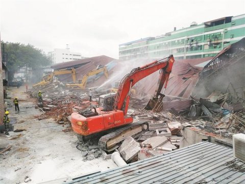 深圳：龙华街道开展统一拆除违建行动