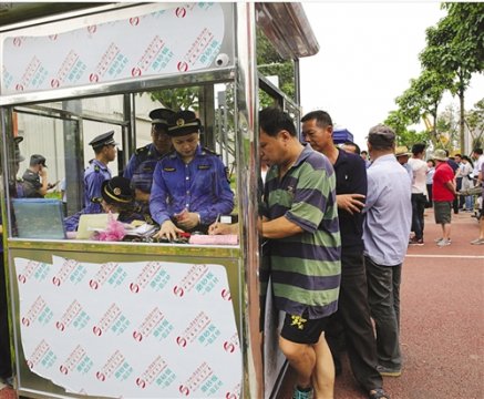 南宁西乡塘区整治乱象还沿江公园美景 市民齐点赞