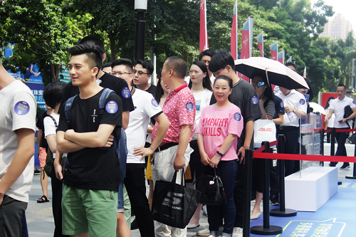 强势助力深圳珠宝展，港福珠宝免费专车再出发！