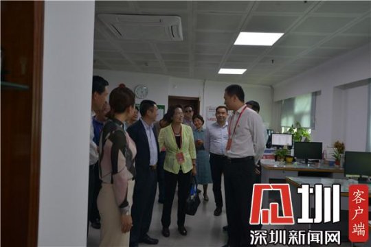 罗湖区领导到社区开展主题教育调研